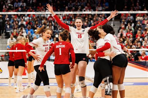 what happened to the wisconsin volleyball team|Badgers fall in National Semifinal 